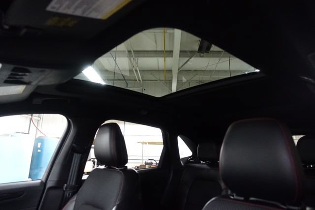 Used 2023 Ford Escape ST-Line w/ Tech Pack #1 AWD/4WD image 19