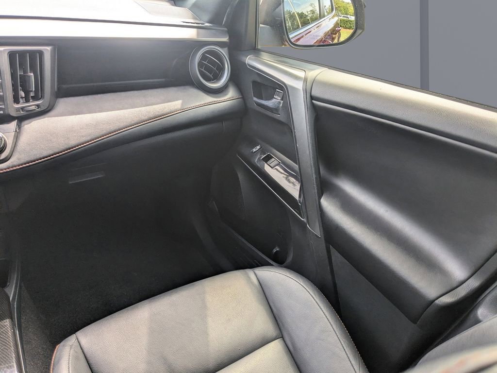 Used 2018 Toyota RAV4 SE w/ Power Extra Value Package image 18