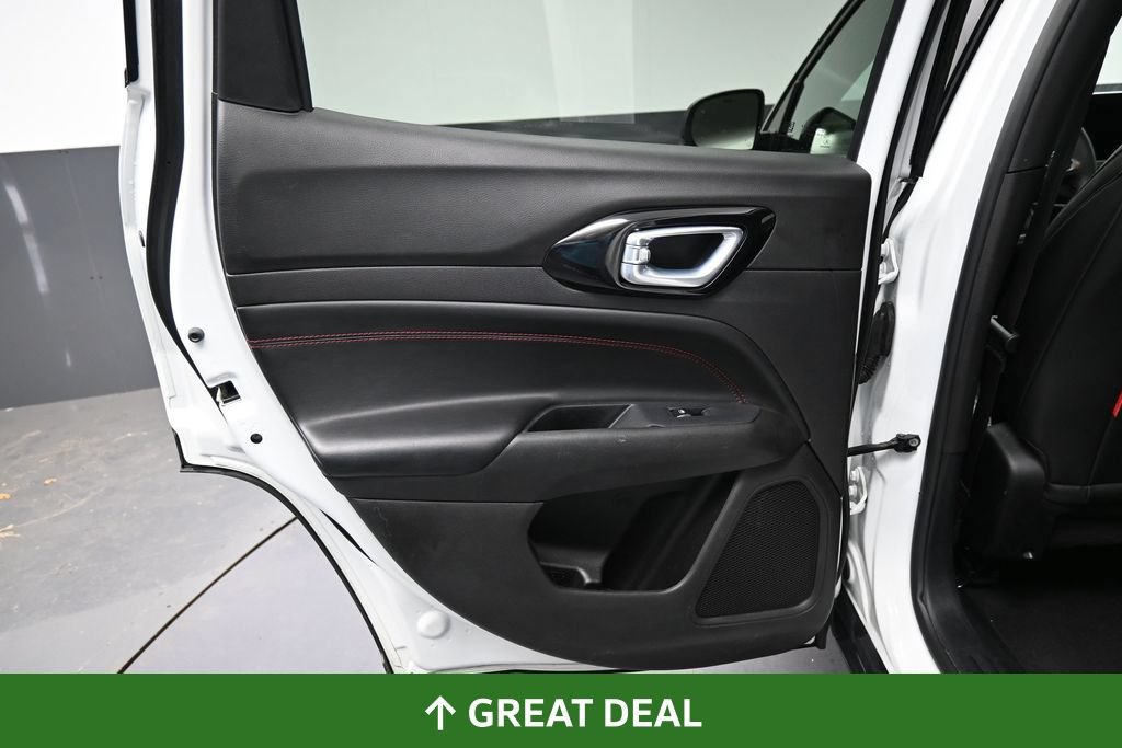 Used 2025 Jeep Compass Trailhawk AWD/4WD image 26
