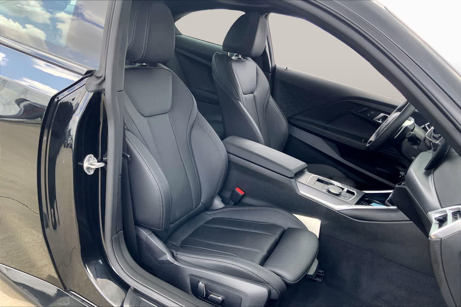 Used 2025 BMW 230i Coupe RWD image 7