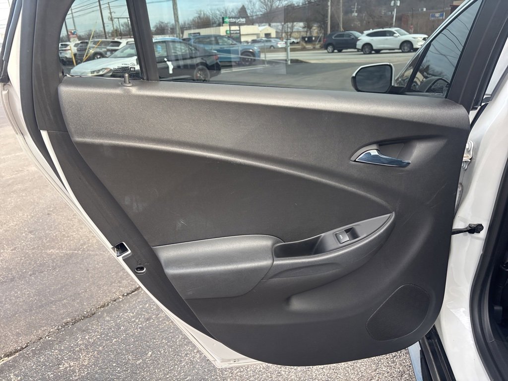 Used 2017 Chevrolet Volt LT w/ Comfort Package image 22