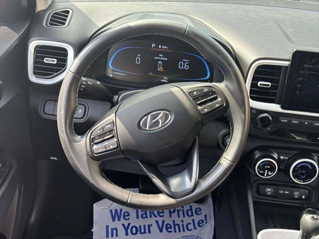 Certified 2025 Hyundai Venue Limited FWD image 13