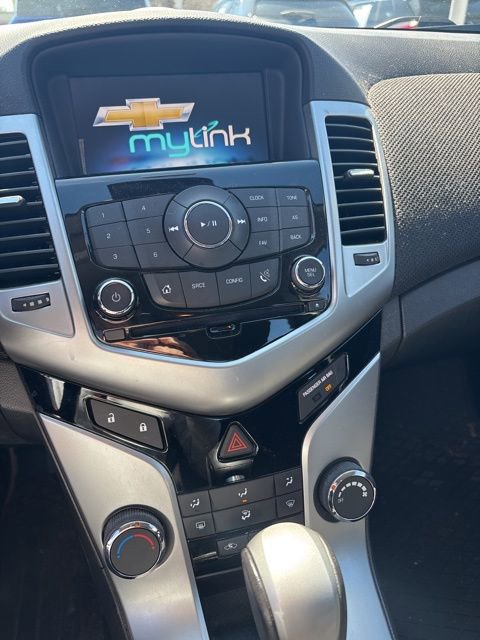 Used 2014 Chevrolet Cruze LT w/ Technology Package image 6