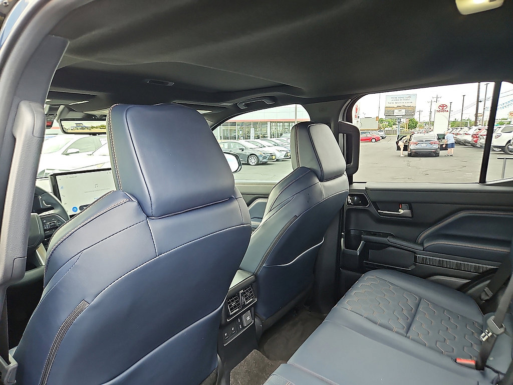 Used 2026 Toyota 4Runner Platinum AWD/4WD image 9