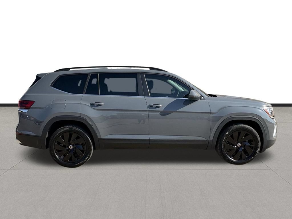 Used 2025 Volkswagen Atlas SE FWD image 4