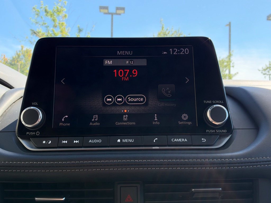 Used 2024 Nissan Rogue SV FWD image 25