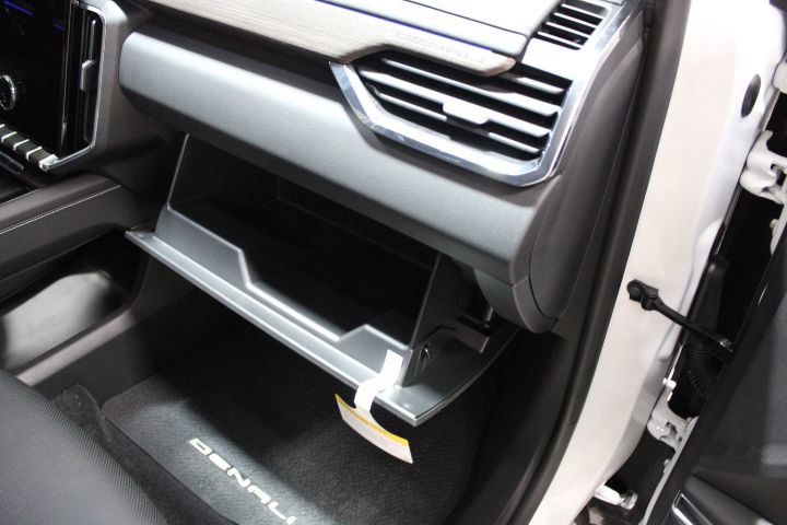 New 2026 GMC Acadia Denali w/ LPO, Floor Liner Package image 26