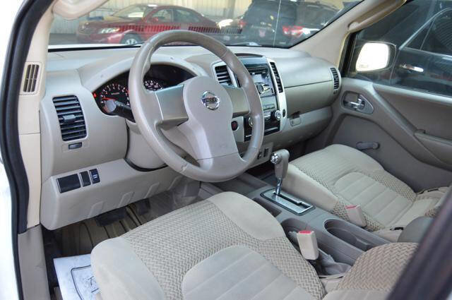 Used 2010 Nissan Frontier SE AWD/4WD image 15