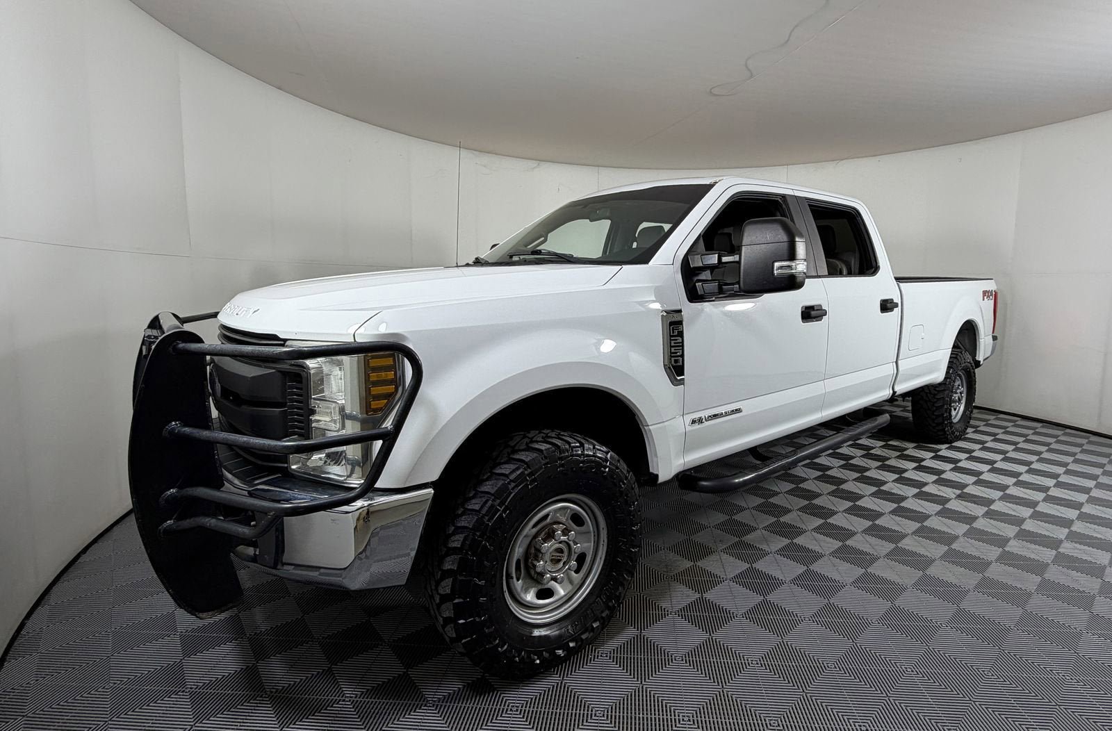 Used 2019 Ford F250 XL w/ Power Equipment Group AWD/4WD image 2