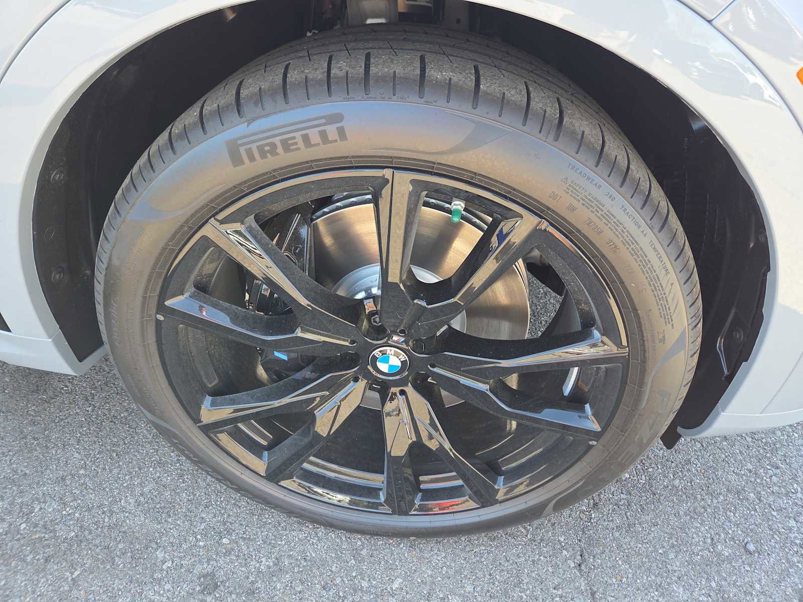 New 2026 BMW X7 xDrive40i w/ Executive Package image 2