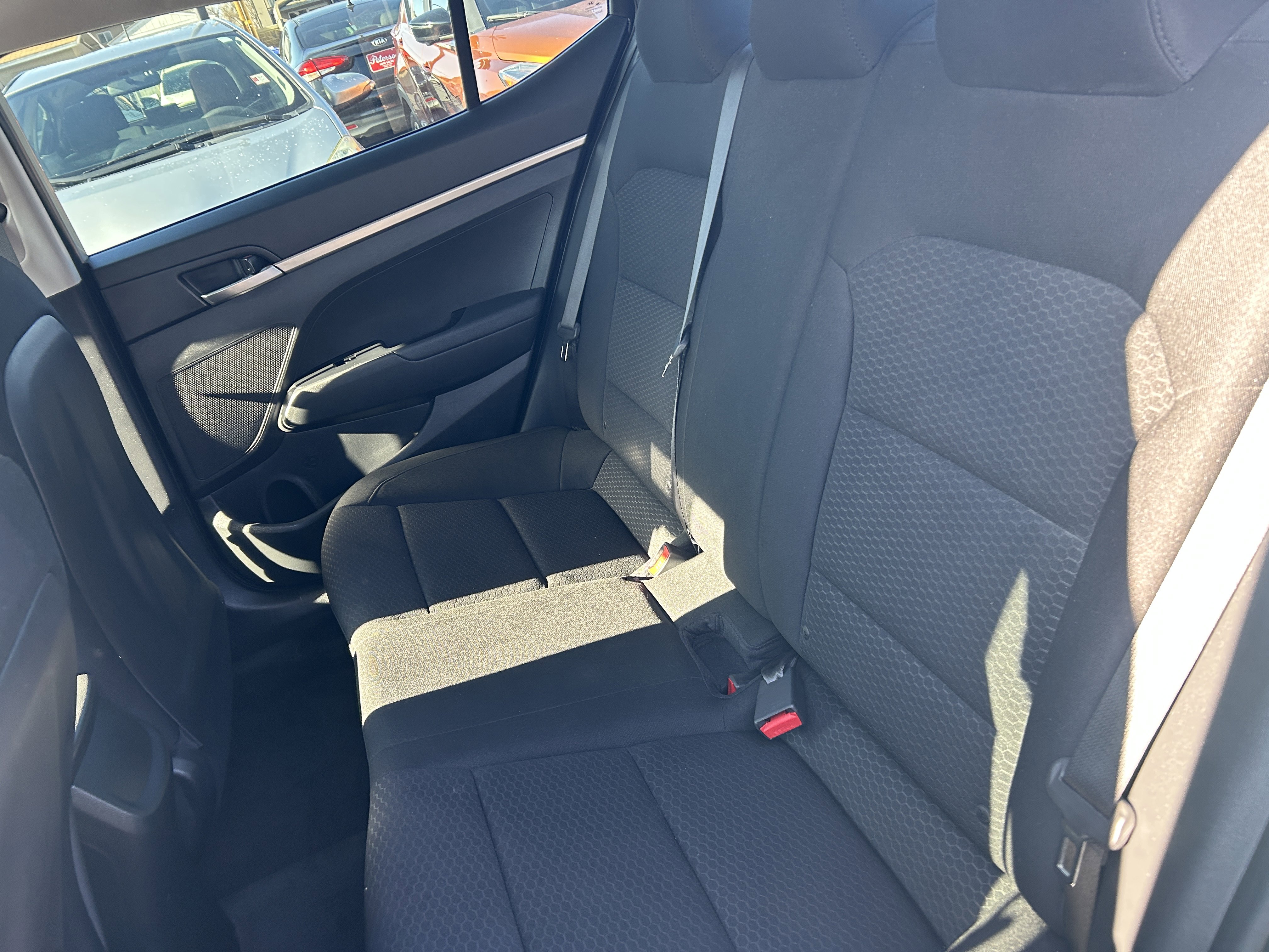 Used 2020 Hyundai Elantra SE w/ Cargo Package (C1) image 9