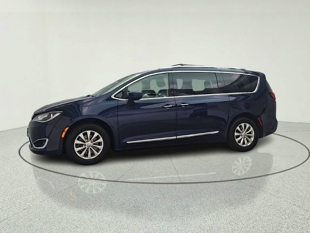 Used 2019 Chrysler Pacifica Touring-L FWD image 3