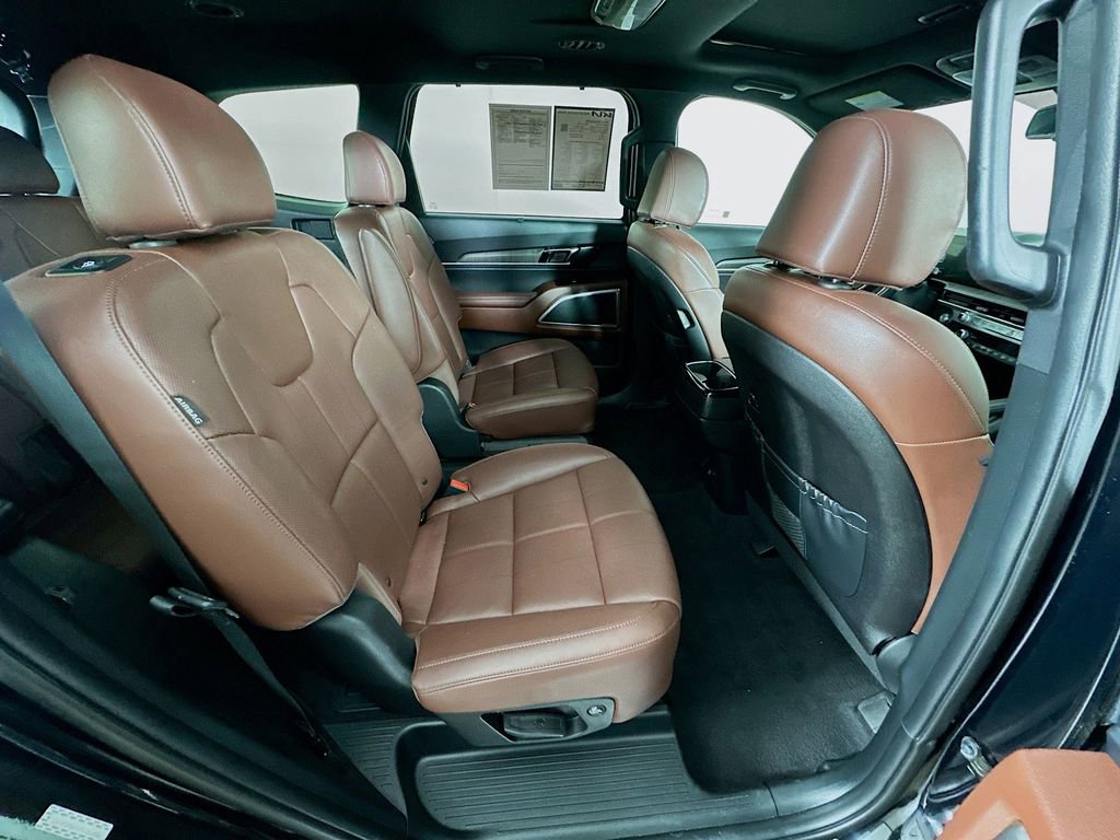 Certified 2023 Kia Telluride EX w/ EX Captain's Chair Package FWD image 8