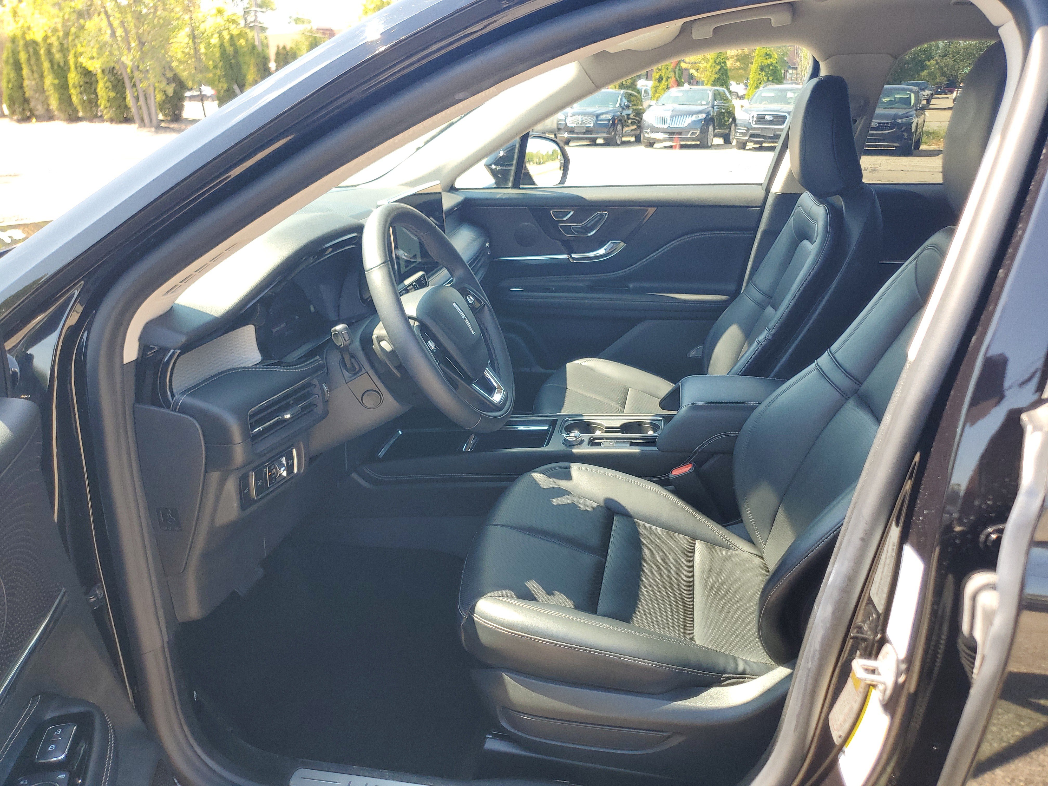 Certified 2024 Lincoln Corsair AWD w/ Equipment Group 101A image 12