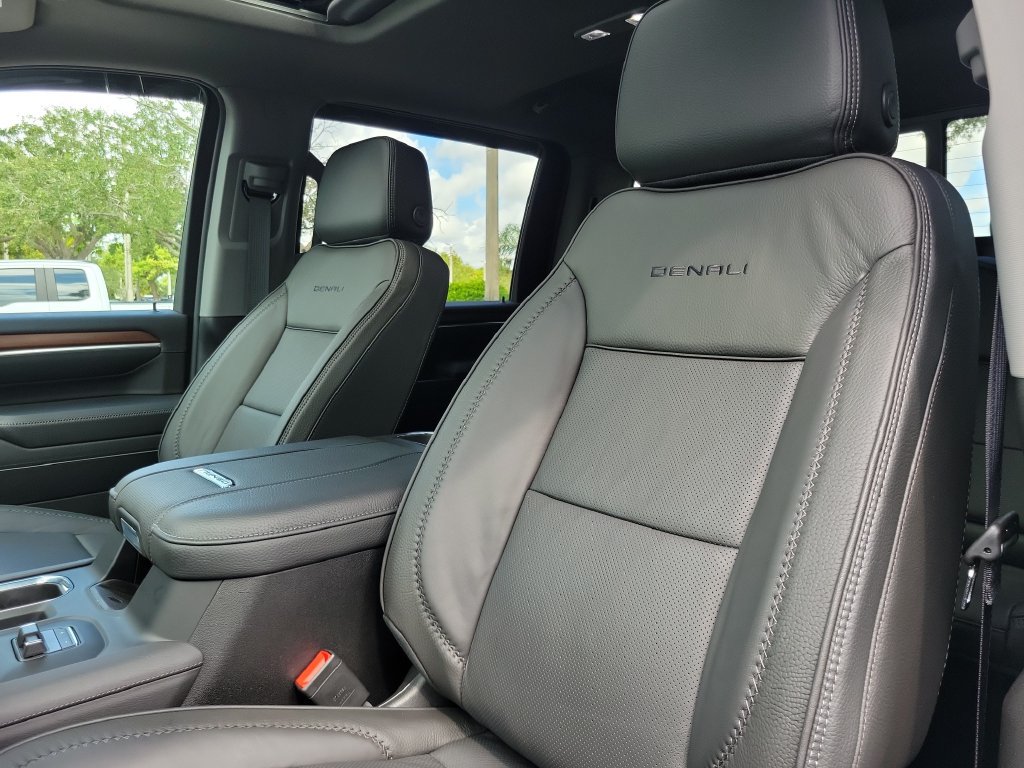 Used 2026 GMC Sierra 3500 Denali w/ Denali Reserve Package AWD/4WD image 27