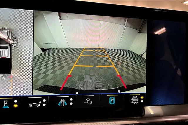 Used 2025 Chevrolet Silverado 2500 LTZ w/ LTZ Convenience Package AWD/4WD image 29