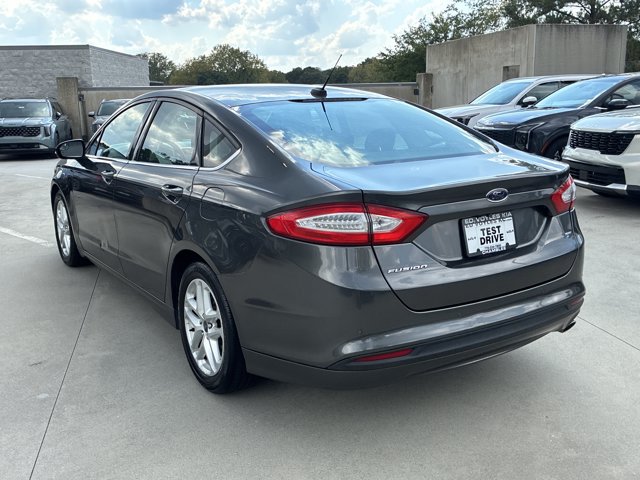 Used 2016 Ford Fusion SE FWD image 8