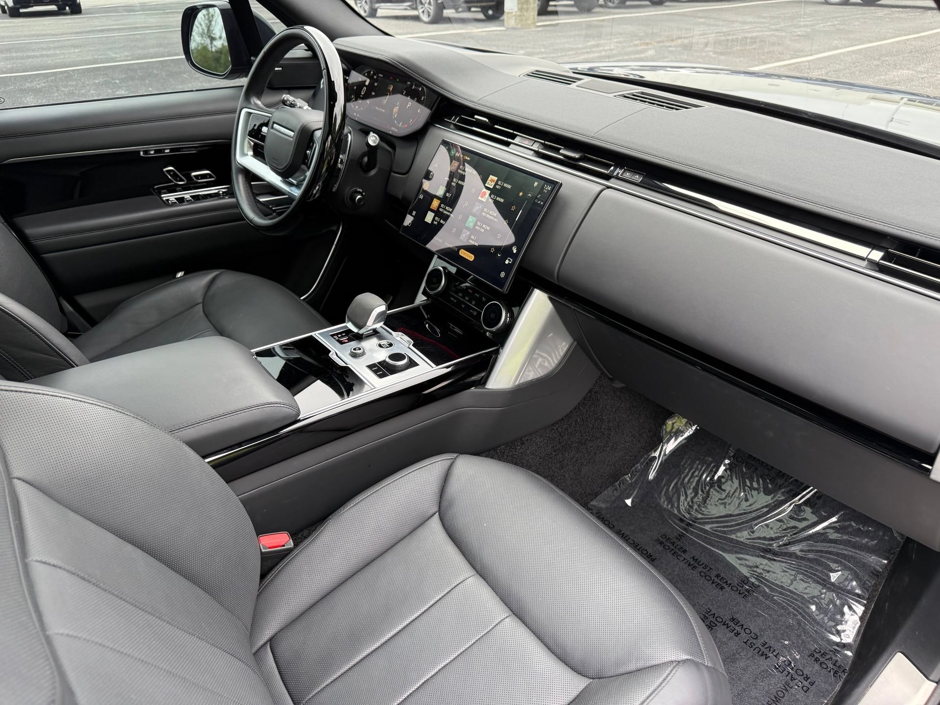 Certified 2023 Land Rover Range Rover SE AWD/4WD image 27