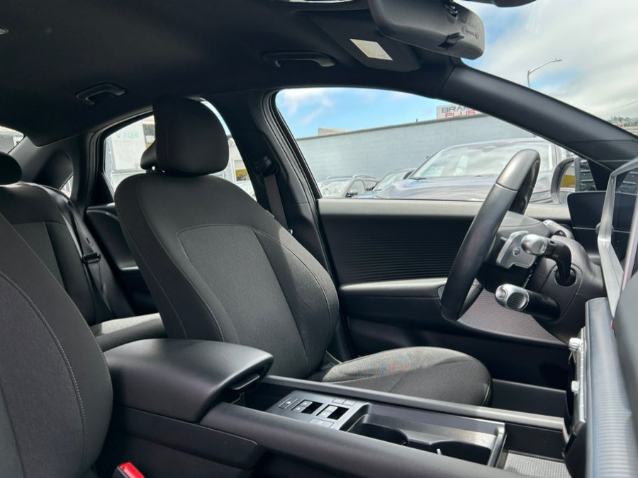 Used 2024 Hyundai Ioniq 6 SE RWD image 29