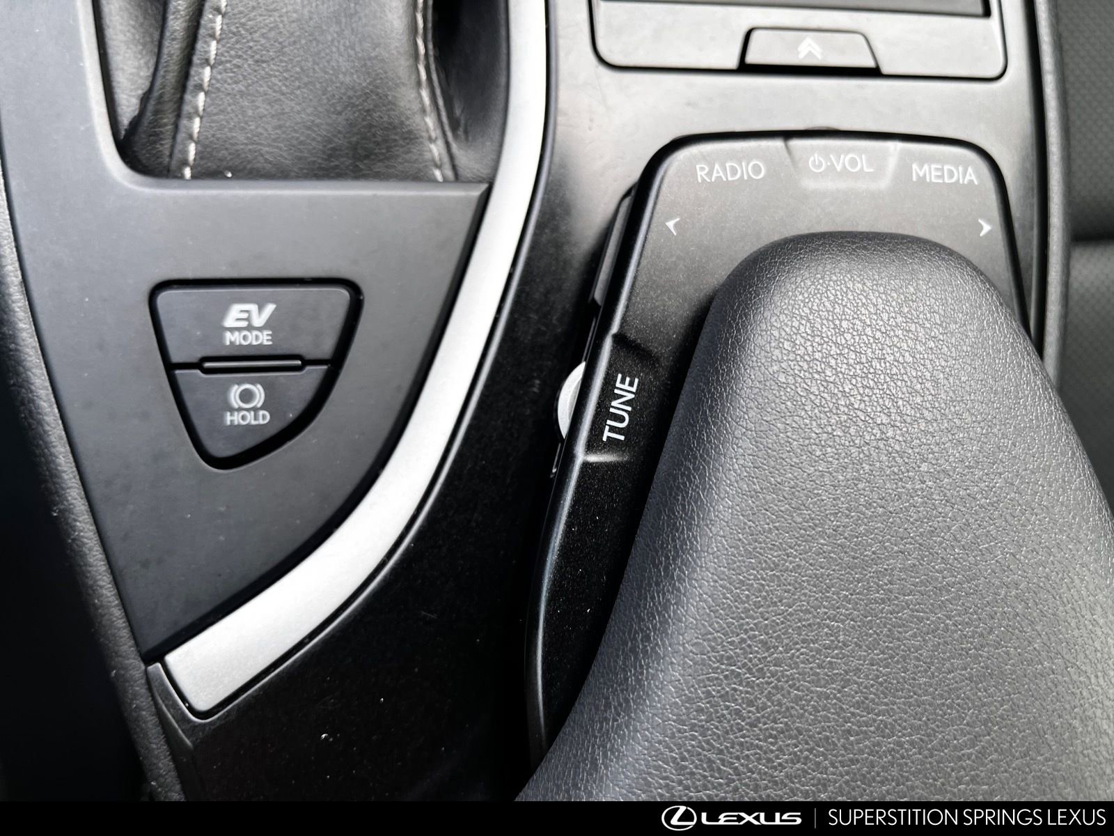 Used 2019 Lexus UX 250h 250h Base w/ Premium Package image 17