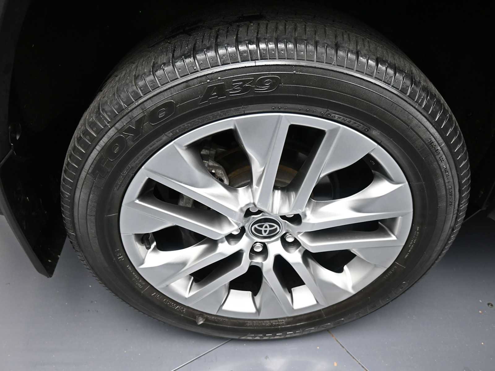 Used 2022 Toyota RAV4 Limited AWD/4WD image 12