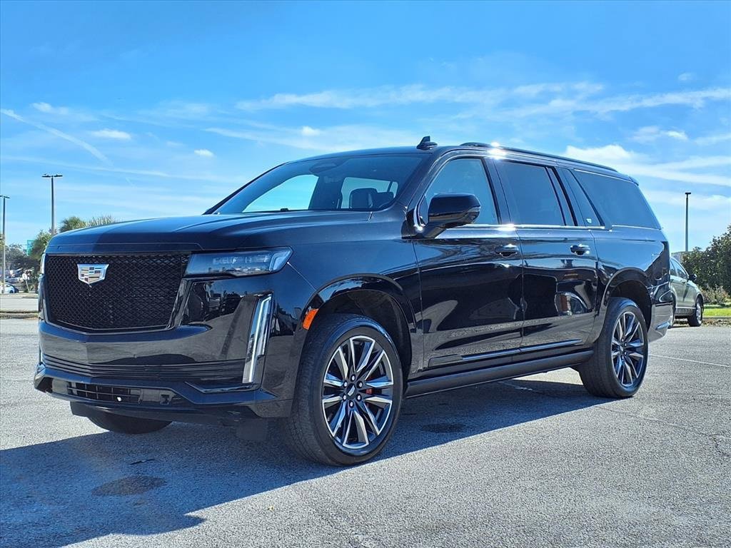 Used 2022 Cadillac Escalade ESV Sport Platinum image 3