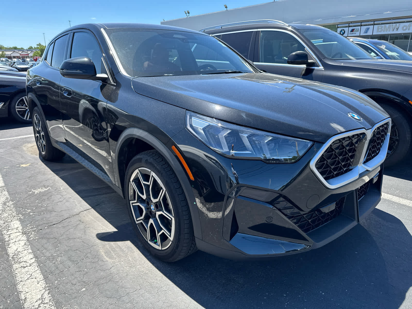 Used 2025 BMW X2 xDrive28i AWD/4WD image 2
