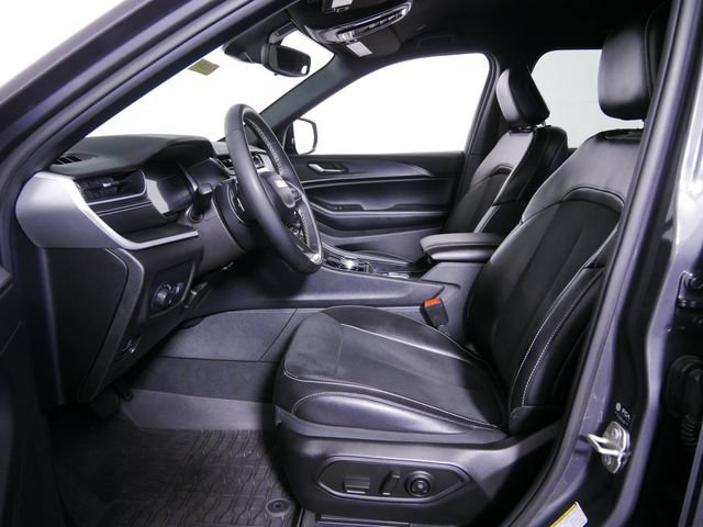 Certified 2024 Jeep Grand Cherokee Altitude AWD/4WD image 19
