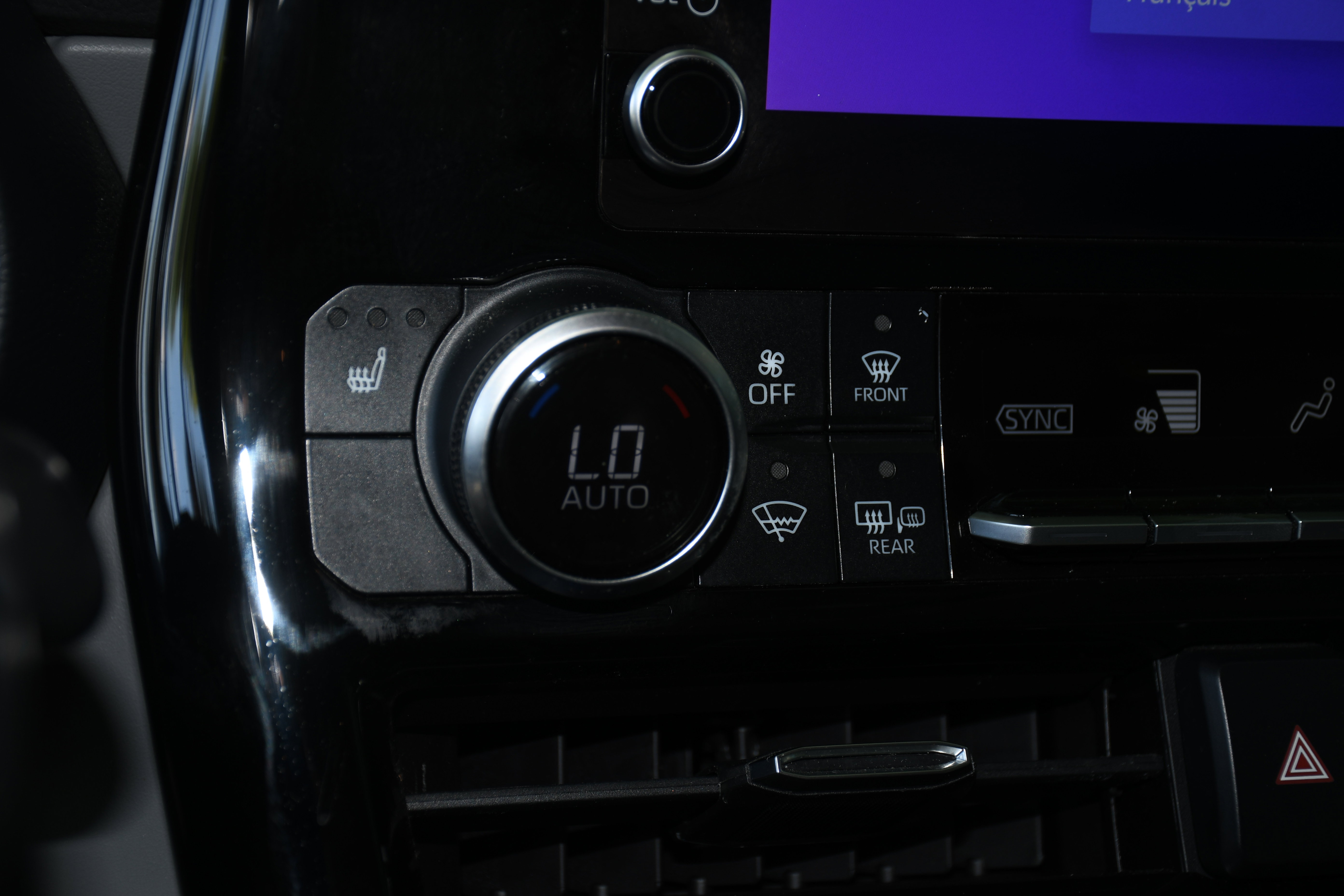 Used 2023 Toyota Highlander XLE AWD/4WD image 15
