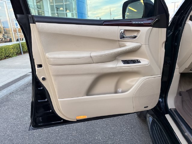 Used 2009 Lexus LX 570 4WD image 16