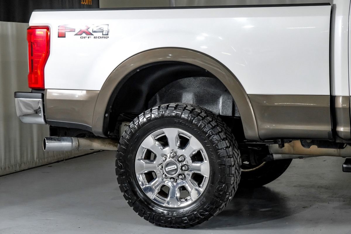 Used 2017 Ford F250 Lariat w/ Chrome Package image 6