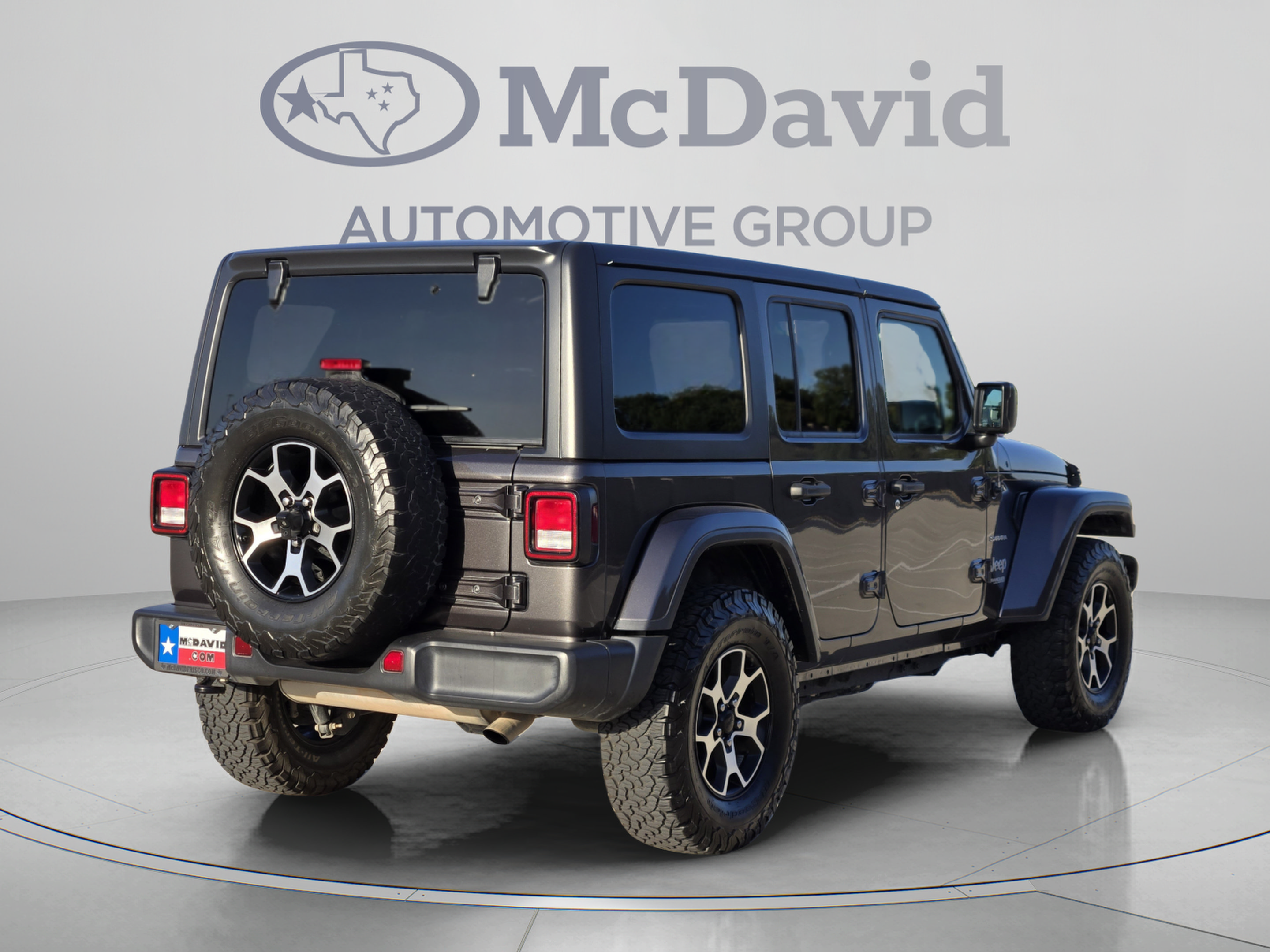 Used 2019 Jeep Wrangler Unlimited Sahara AWD/4WD image 6