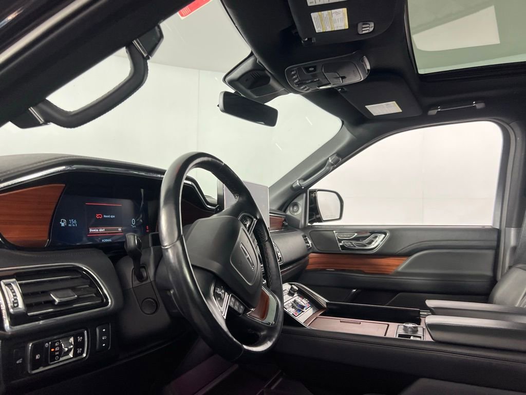Used 2024 Lincoln Navigator Reserve image 27