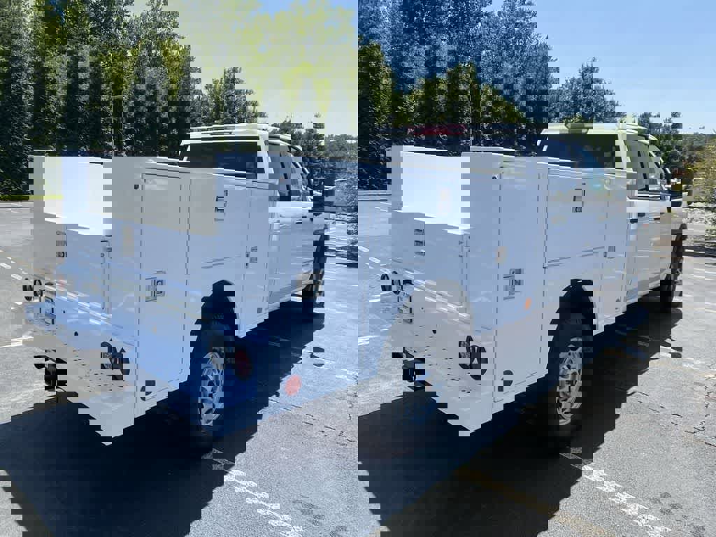 New 2024 GMC Sierra 2500 Pro w/ Convenience Package image 9