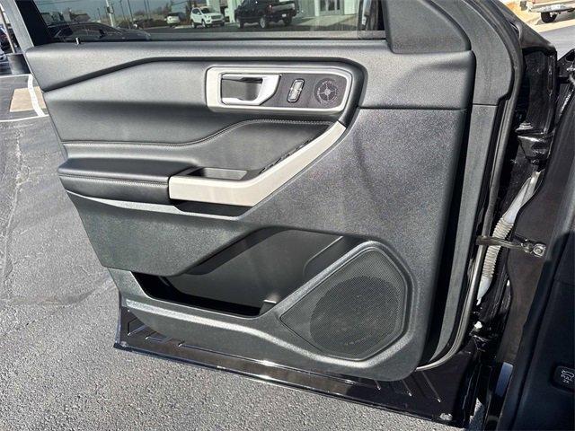 Used 2023 Ford Explorer XLT w/ Equipment Group 202A image 10