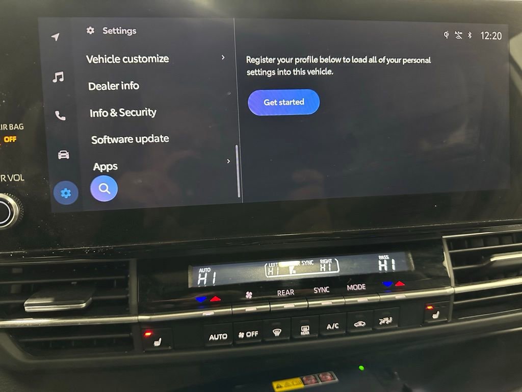 Used 2025 Toyota Sienna XSE image 38