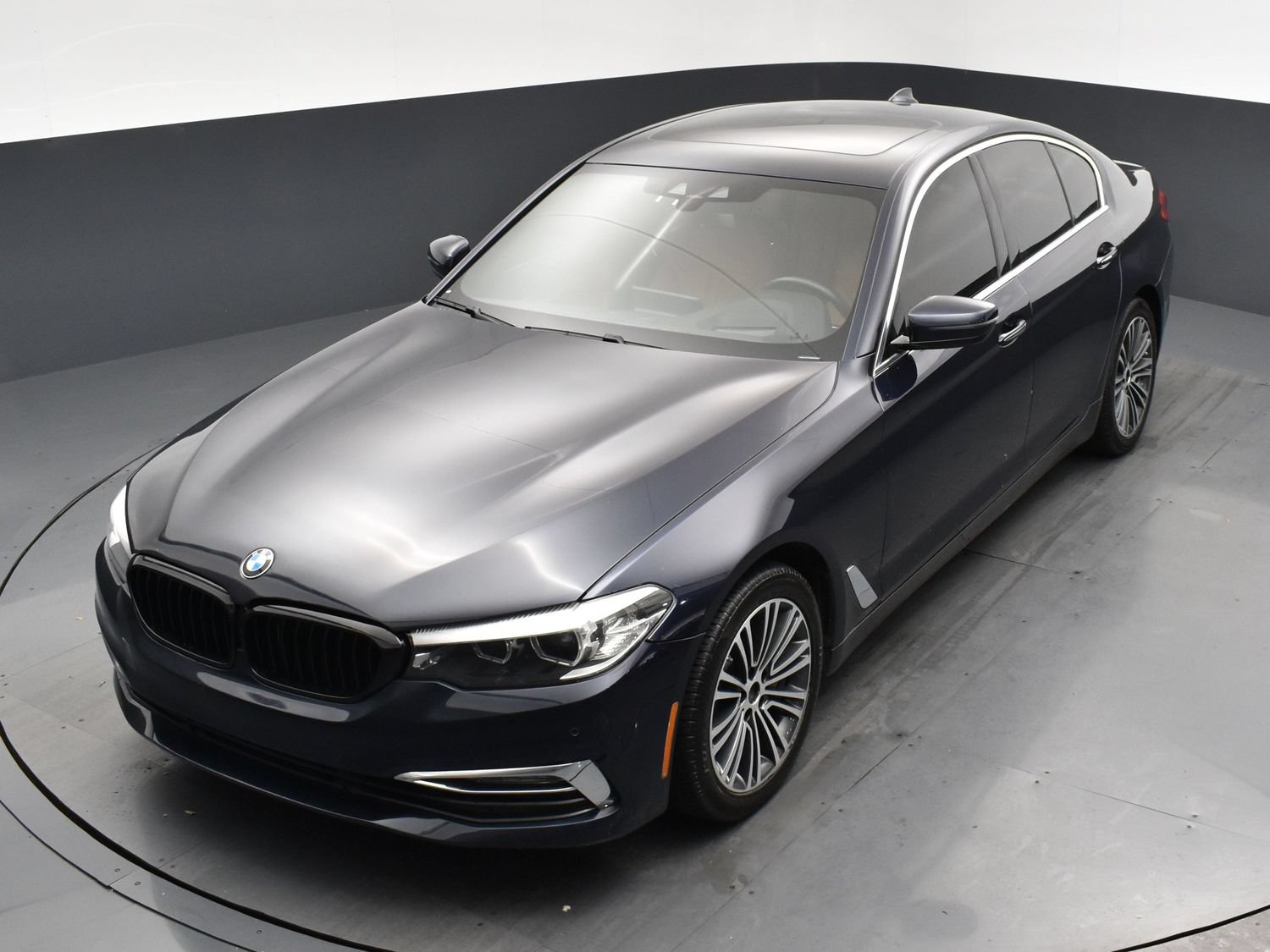Used 2018 BMW 530i xDrive AWD/4WD image 19
