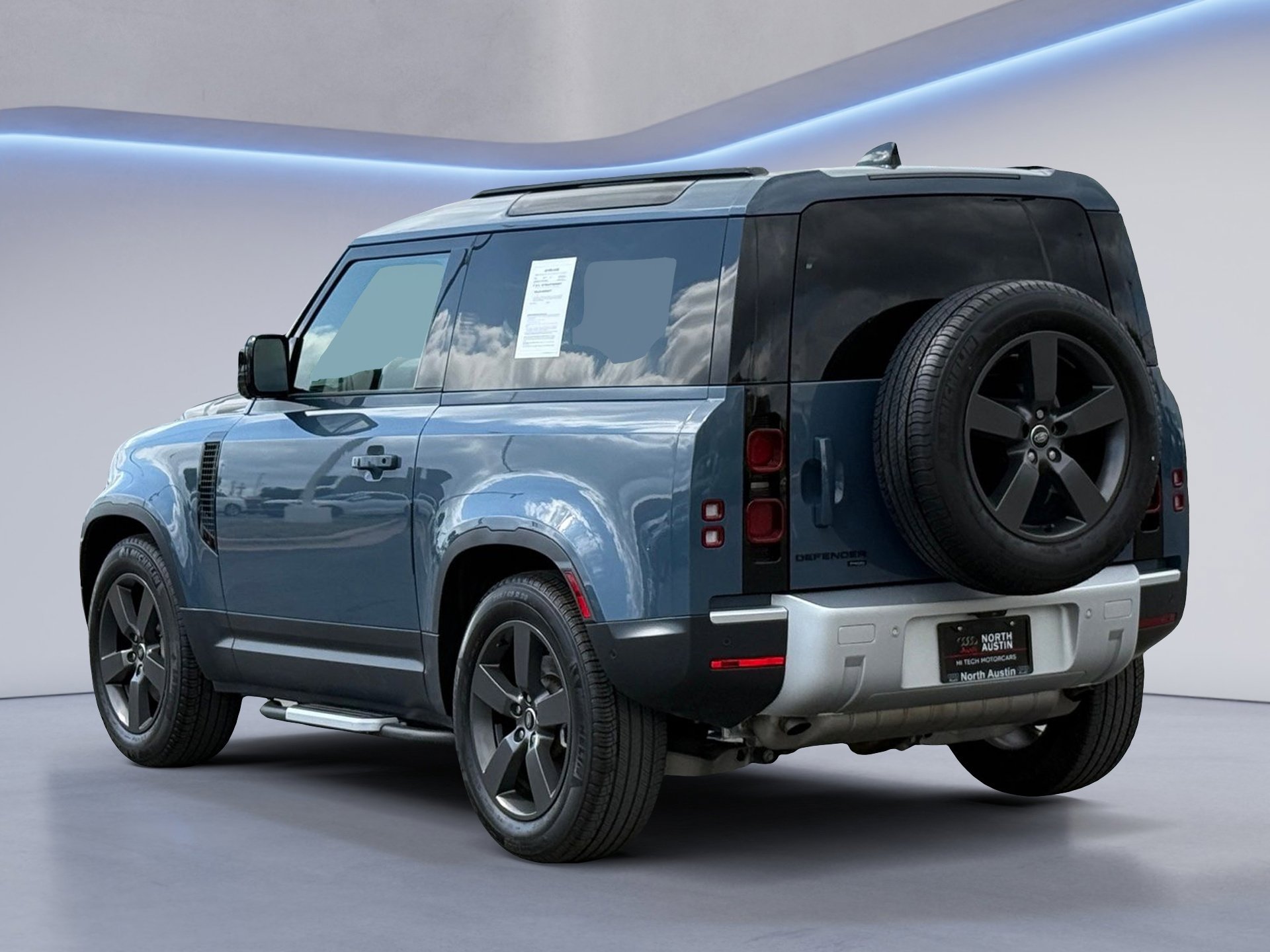 Used 2023 Land Rover Defender 90 SE image 7