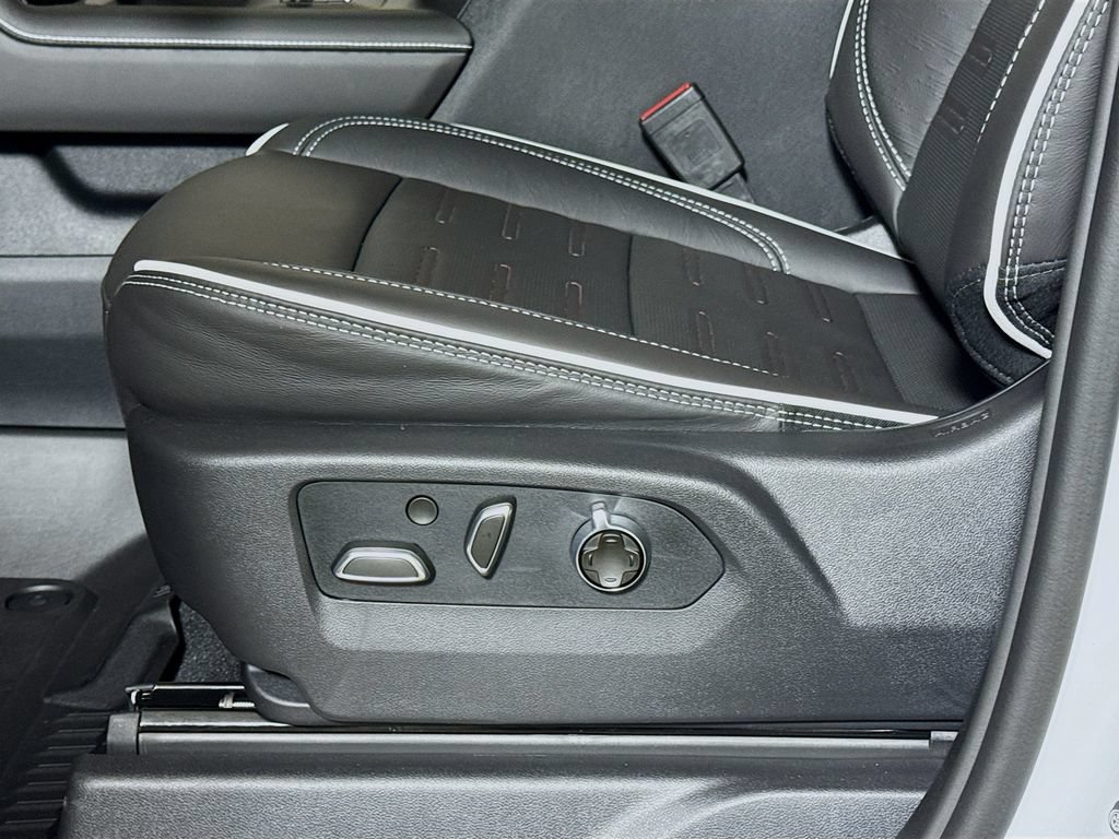New 2026 GMC Sierra 2500 AT4X AWD/4WD image 17