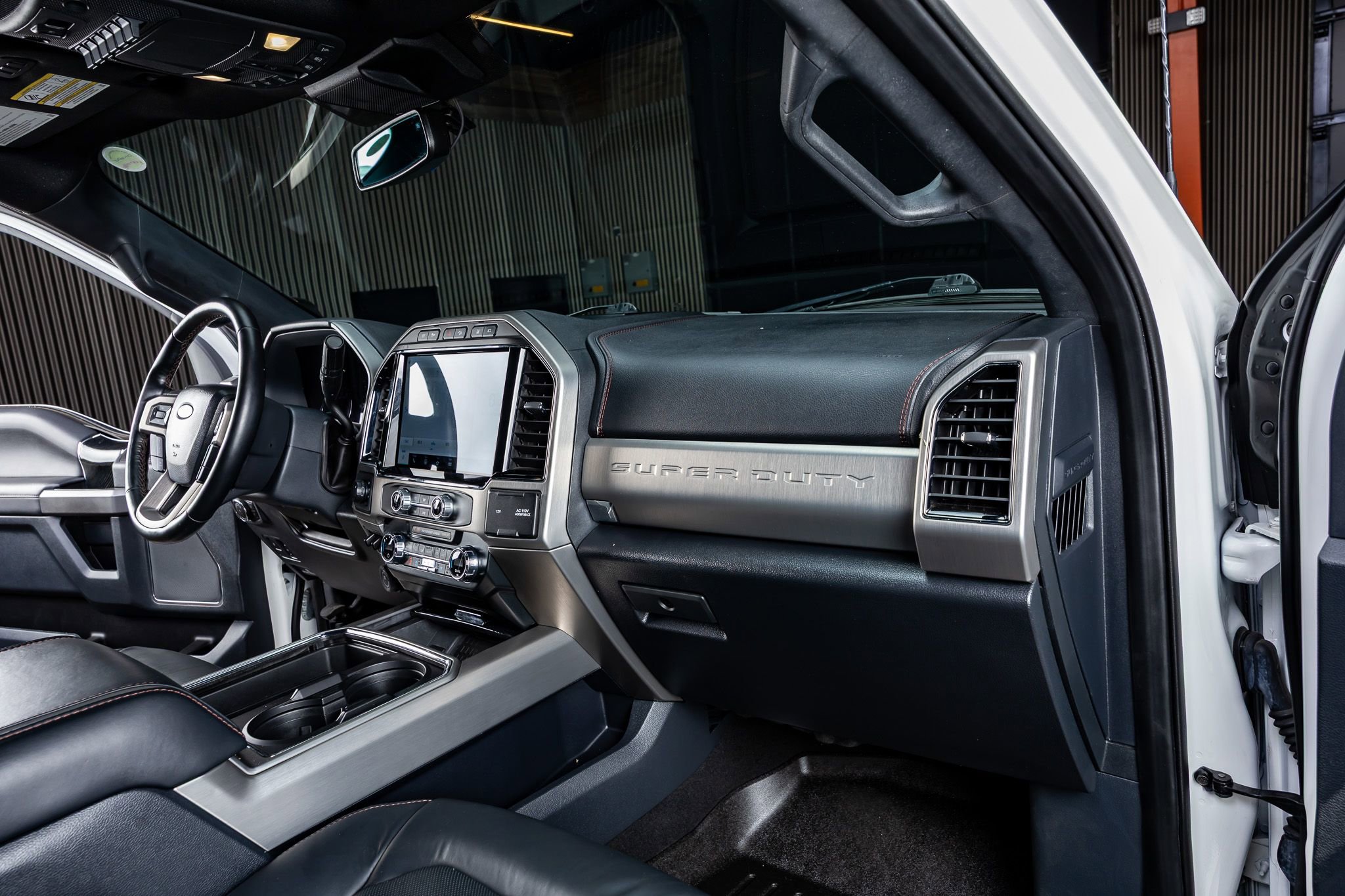 Used 2022 Ford F350 Platinum image 17