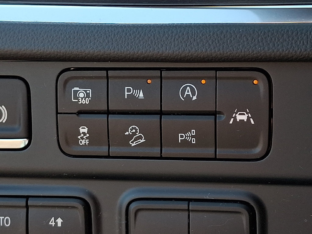 Used 2025 Chevrolet Tahoe Z71 AWD/4WD image 24