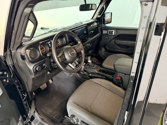Certified 2025 Jeep Gladiator Sport AWD/4WD image 15