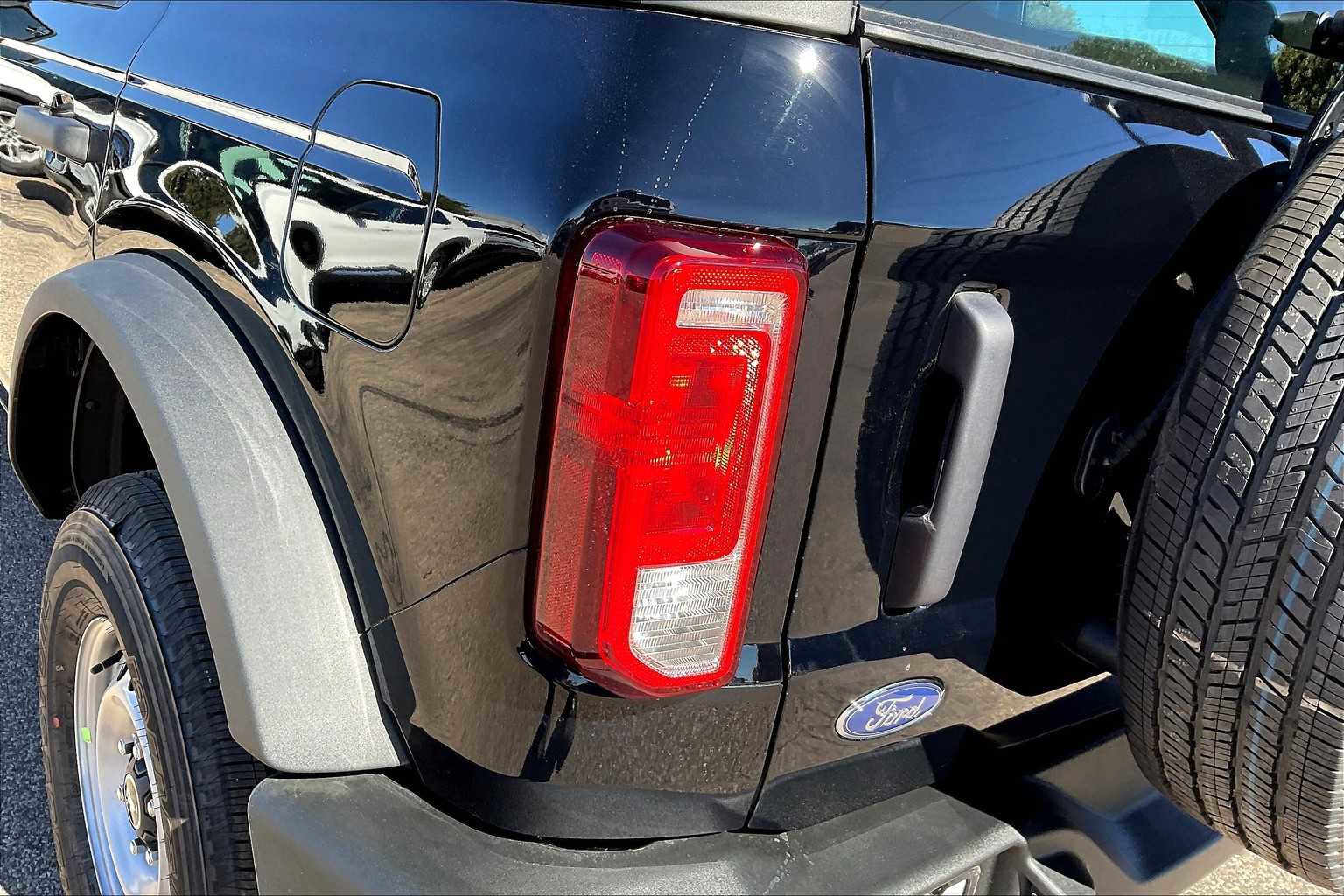 New 2025 Ford Bronco Base image 14