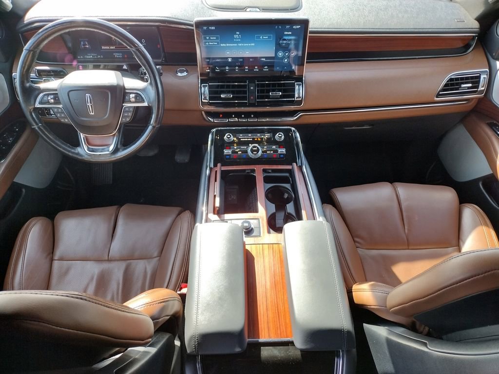 Used 2022 Lincoln Navigator Reserve image 6