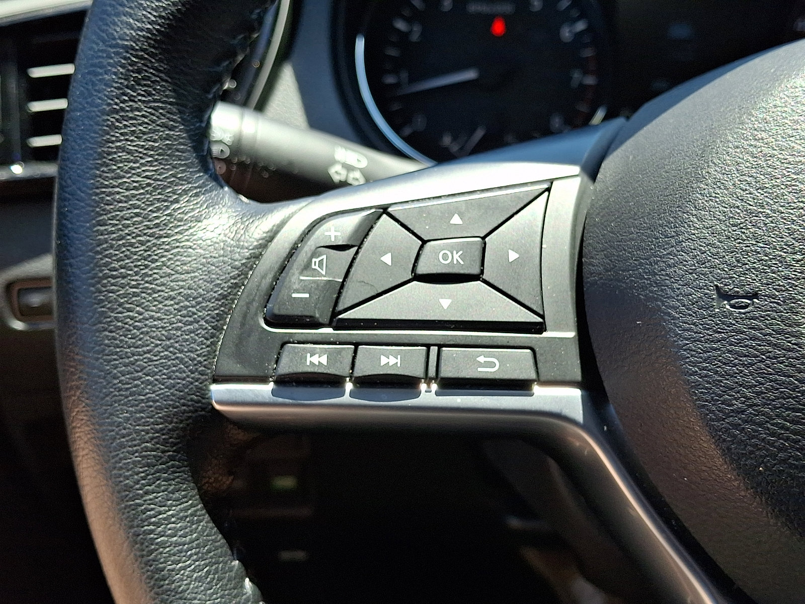 Certified 2022 Nissan Rogue Sport SL AWD/4WD image 22