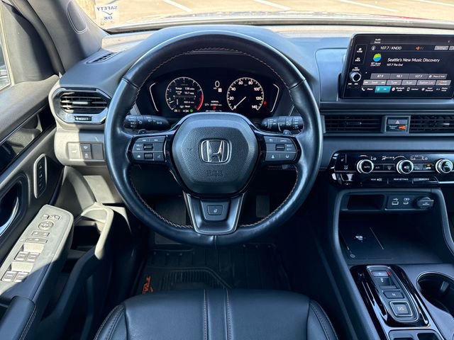 Used 2025 Honda Pilot TrailSport image 18