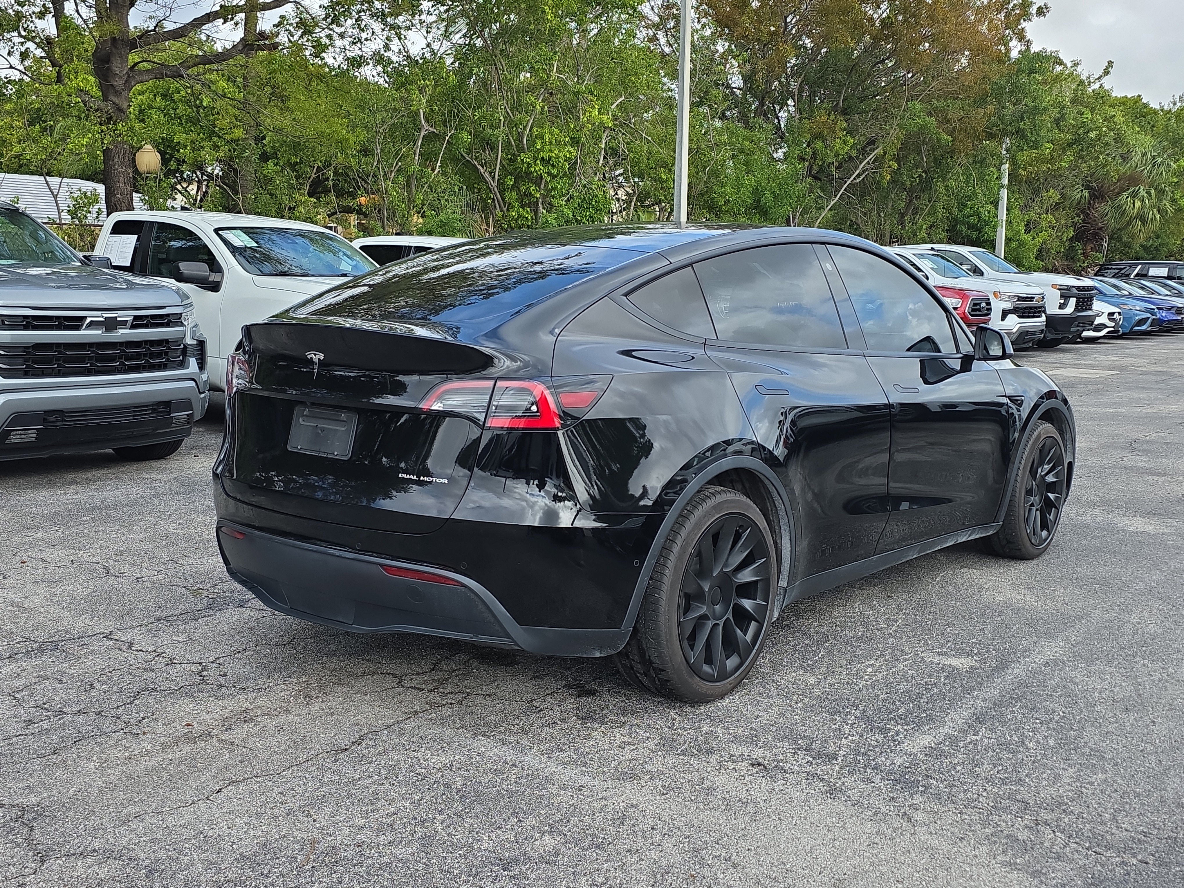Used 2021 Tesla Model Y Long Range image 7