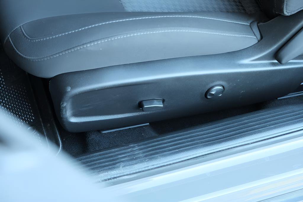 Used 2023 Dodge Challenger R/T w/ Blacktop Package image 16