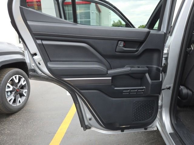 Used 2025 Toyota 4Runner SR5 AWD/4WD image 11