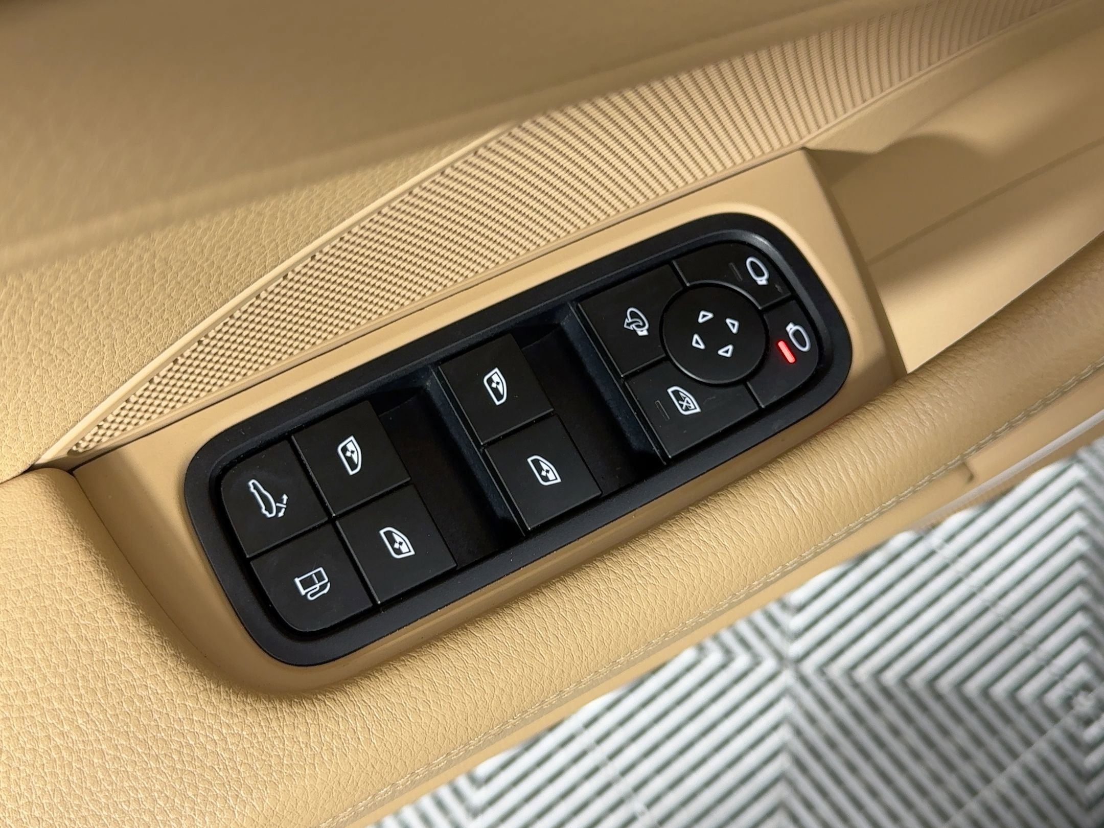 Certified 2023 Porsche Panamera 4 image 13